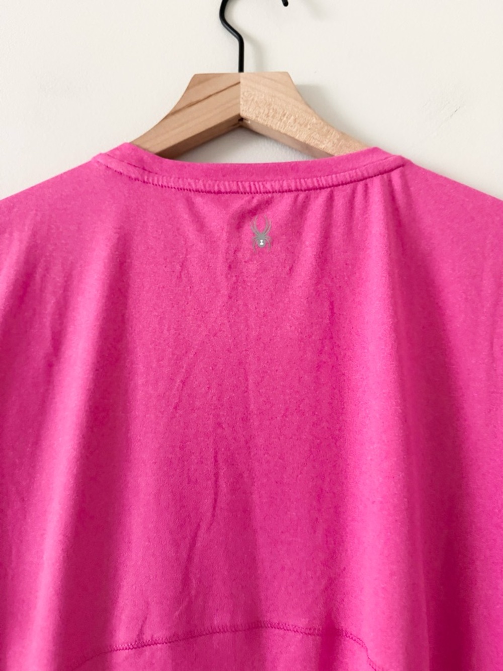 Spyder Active Women’s Hot Pink Short Sleeve Tee Front Pocket Size L - Picture 4 of 5